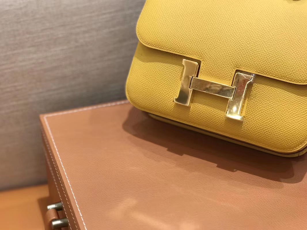 Hermès（爱马仕）Constance 空姐包 琥珀黄 Epsom掌纹小牛皮 臻品级别 18cm