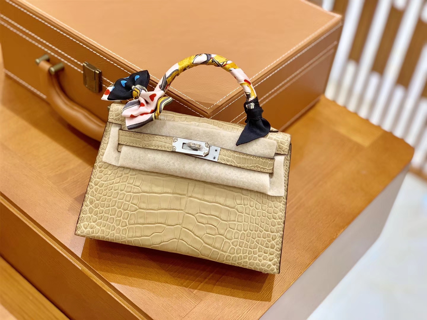 Hermès（爱马仕）Mini Kelly 迷你凯莉 奶茶色 雾面鳄鱼 一级 顶端级别 美洲 臻品级别 银扣 19cm