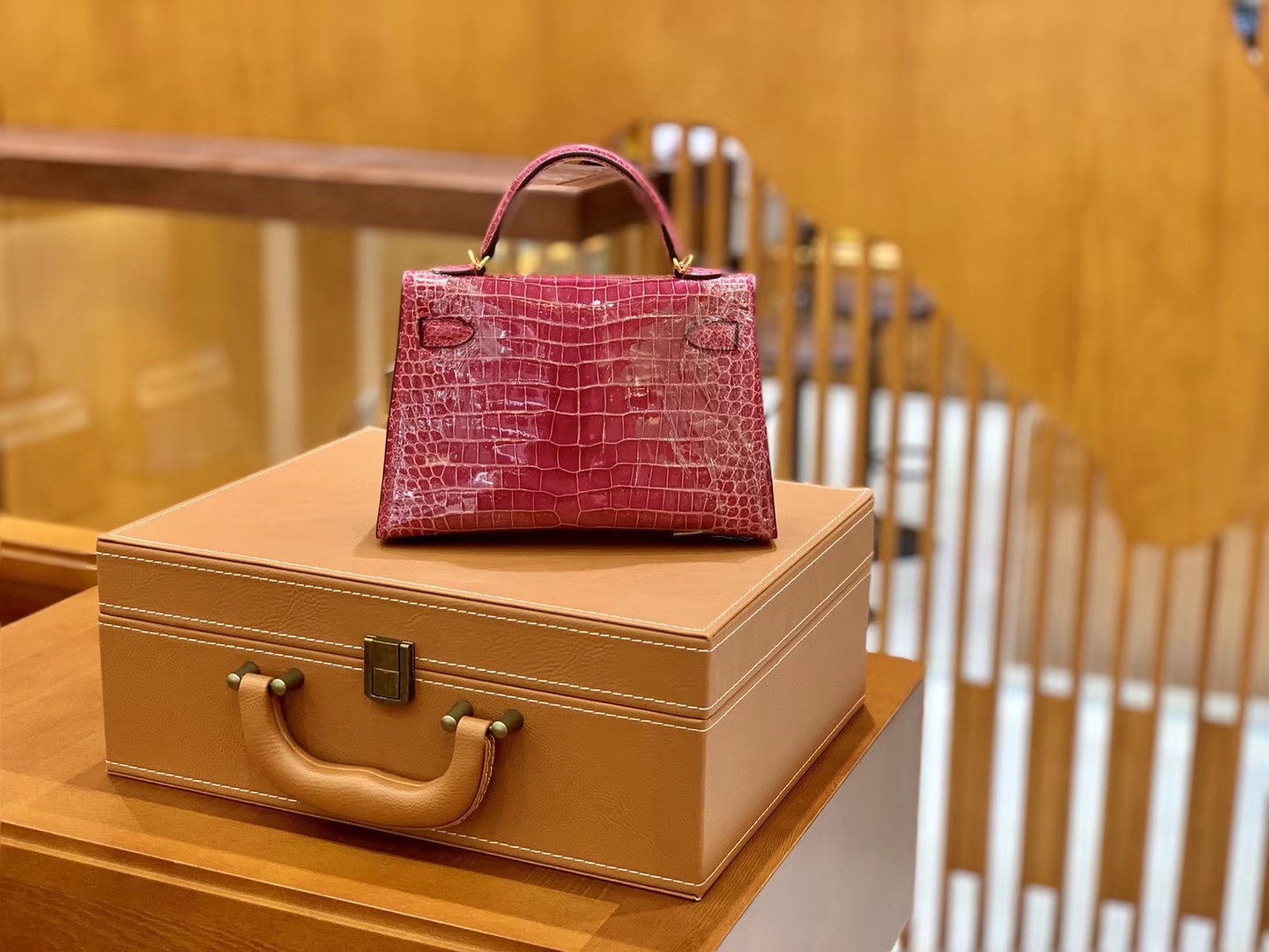 Hermès（爱马仕）Mini Kelly 迷你凯莉 桃红 一级美洲鳄鱼皮 臻品级别 金扣 19cm