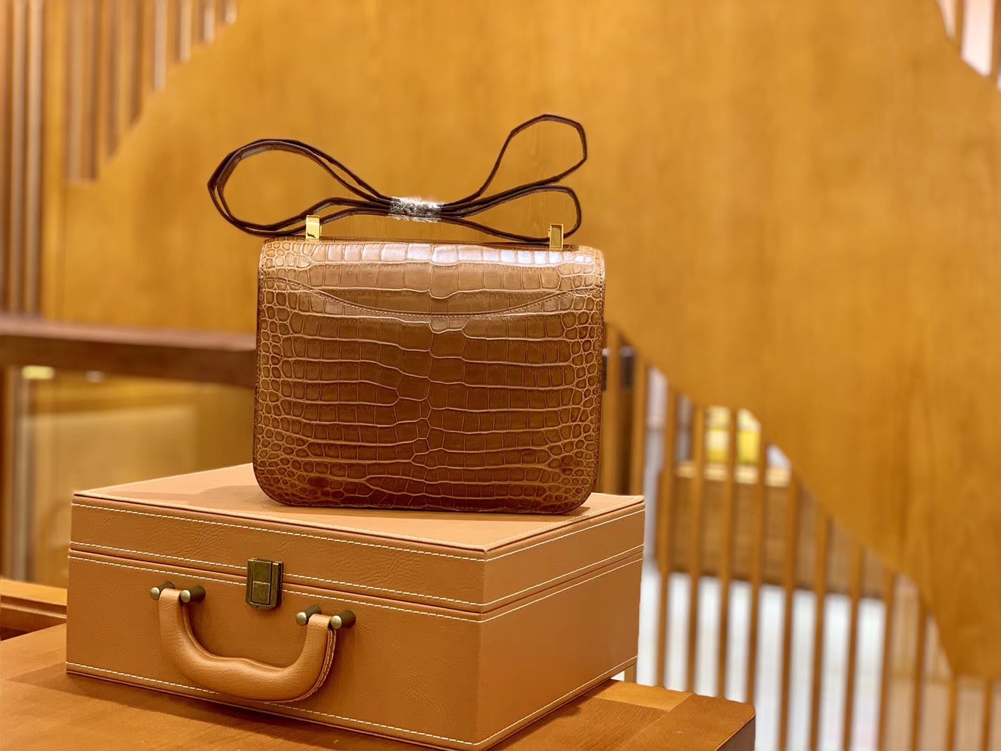 Hermès（爱马仕）Constance 空姐包 湾鳄 倒V 蜜糖棕 顶端级别 臻品级别 金扣 23cm