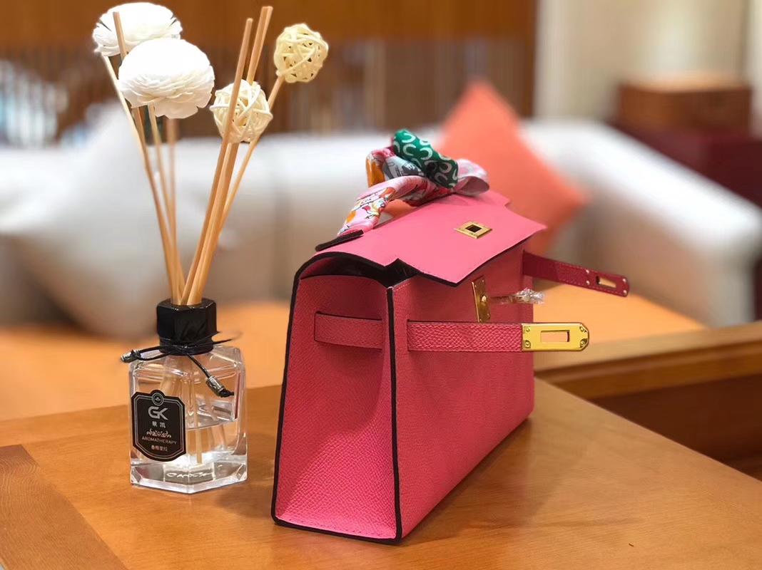 Hermès（爱马仕）Mini Kelly迷你凯莉 唇膏粉 Epsom掌纹皮 臻品级别 1代 金扣 22cm