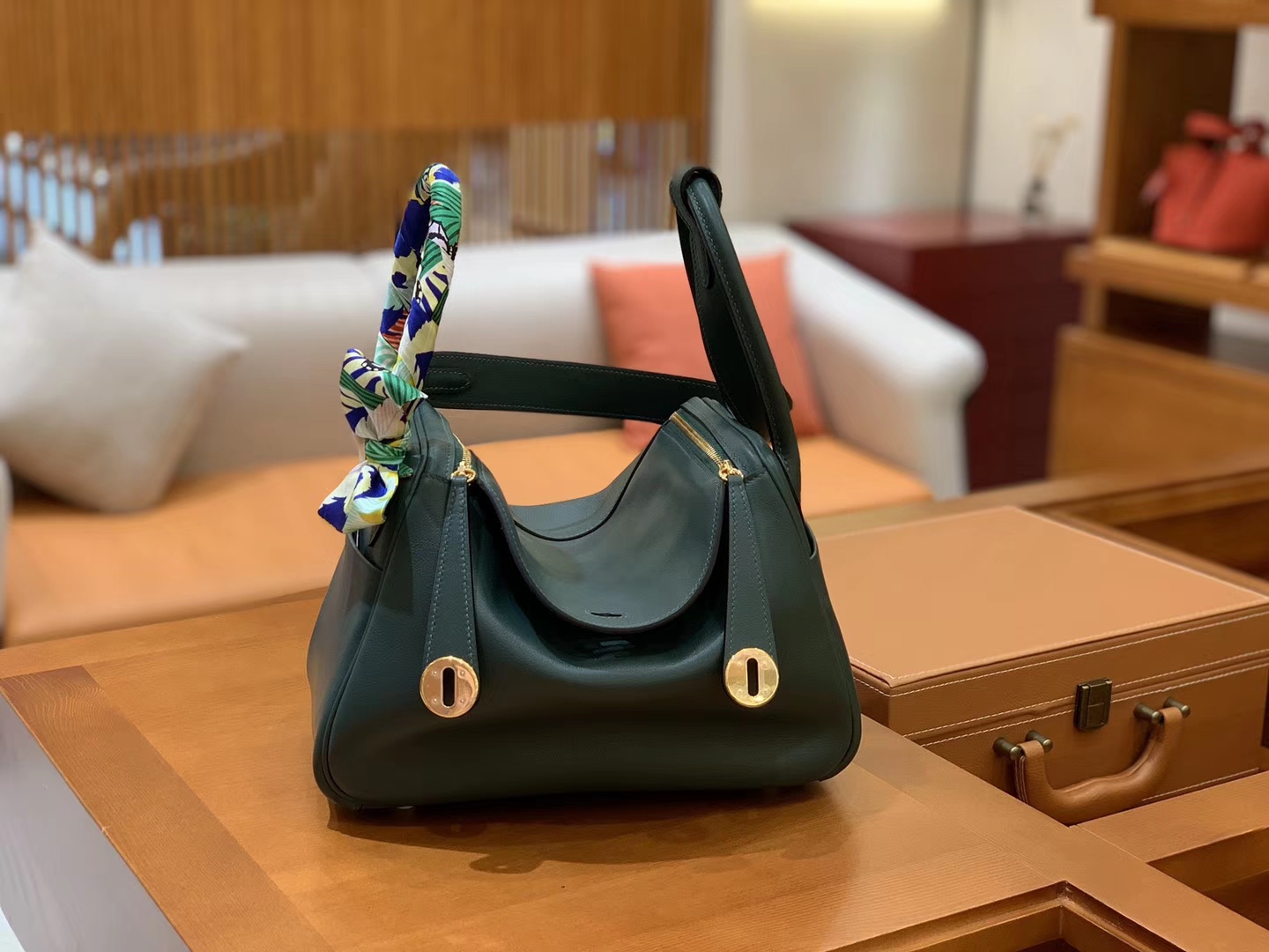Hermès（爱马仕）Lindy 琳迪包 6O松柏绿内拼U4丝绒绿 swift牛皮全手工 金扣 26cm