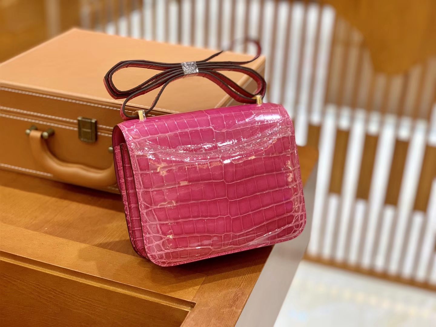 Hermès（爱马仕）Constance 空姐包 桃红 一级皮 尼罗鳄 顶端级别 臻品级别 金扣 18cm