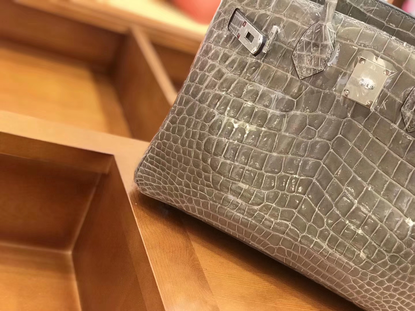 Hermès（爱马仕）新增现货 birkin 铂金包 斑鸠灰 一级鳄鱼皮 30cm