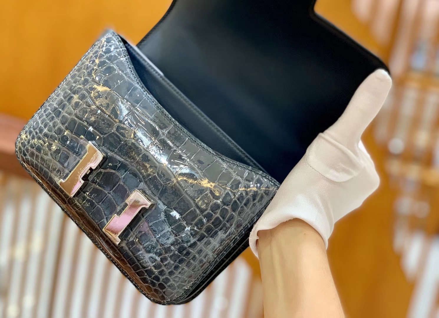 Hermès（爱马仕）Constance 空姐包 风暴蓝 一级皮 美洲鳄 顶端级别 臻品级别 银扣 18cm