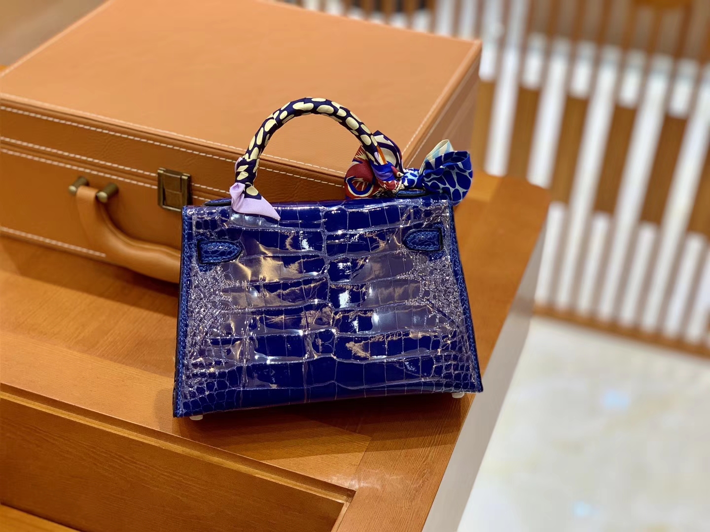 Hermès（爱马仕）Mini Kelly 迷你凯莉 琉璃蓝 亮面鳄鱼 一级 顶端级别 美洲 臻品级别 银扣 19cm
