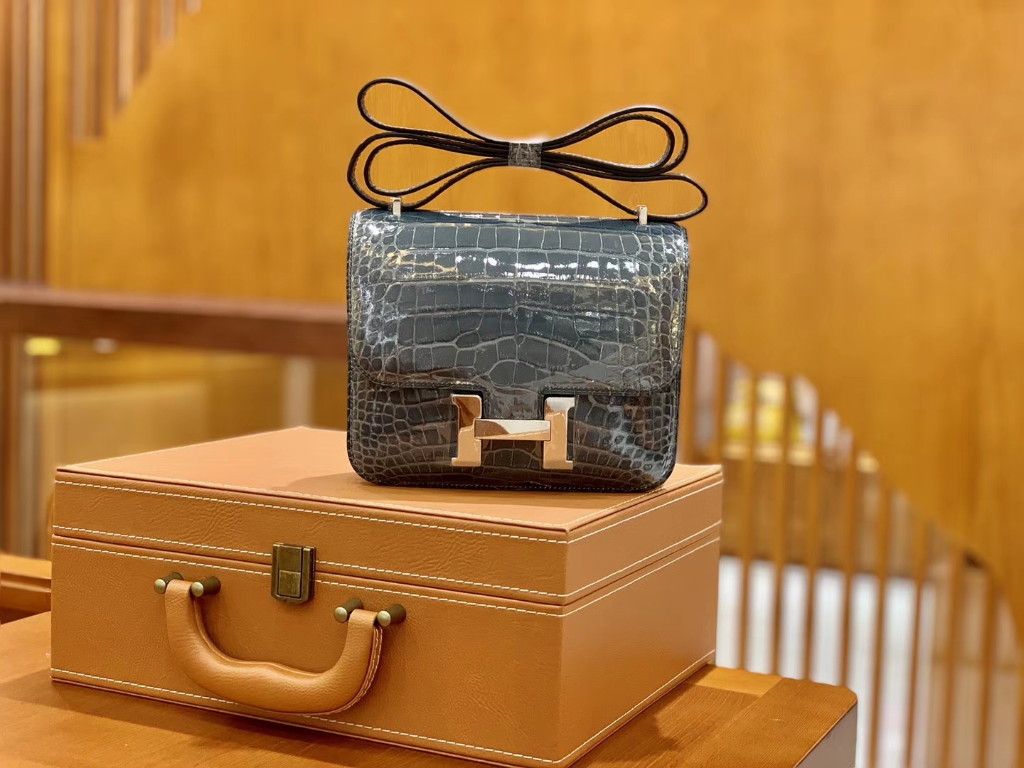 Hermès（爱马仕）Constance 空姐包 风暴蓝 一级皮 美洲鳄 顶端级别 臻品级别 银扣 18cm