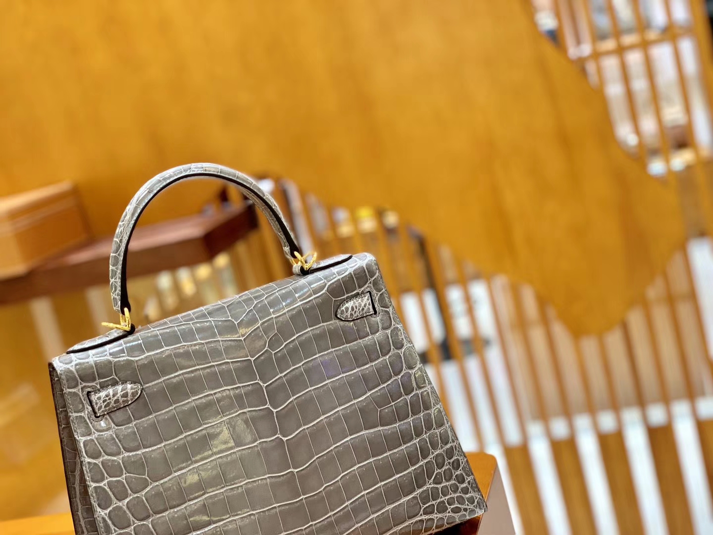 Hermès（爱马仕）Kelly 斑鸠灰 一级皮 尼罗鳄鱼皮 臻品级别 顶级手缝工艺 金扣 28cm
