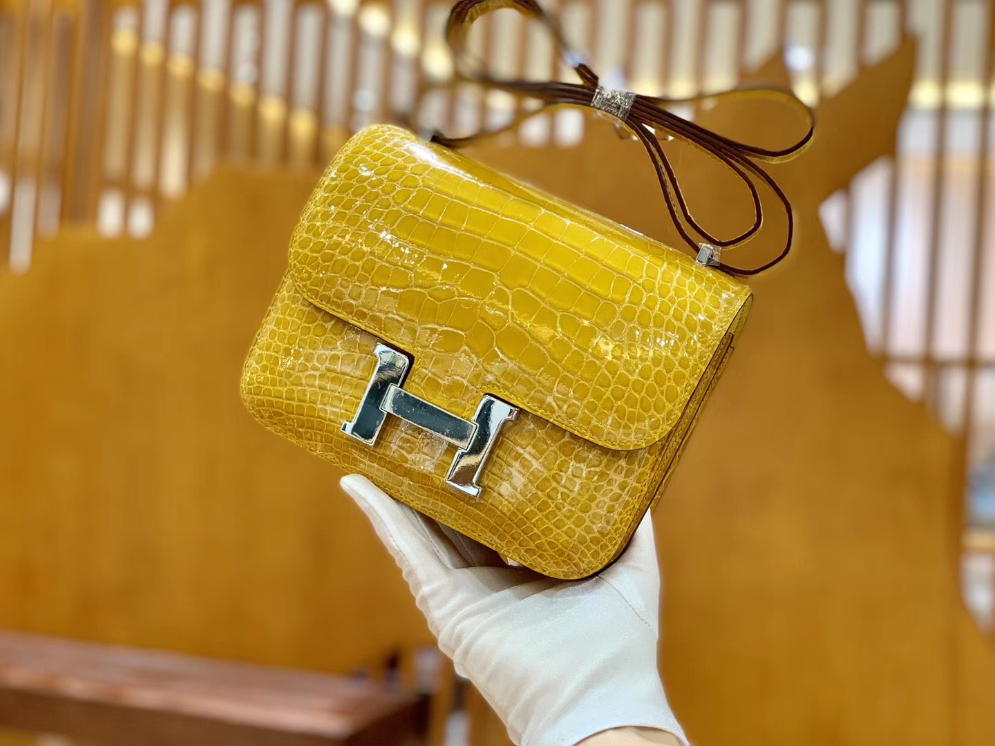 Hermès（爱马仕）Constance 空姐包 琥珀黄 一级 美洲鳄 顶端级别 臻品级别 银扣 18cm