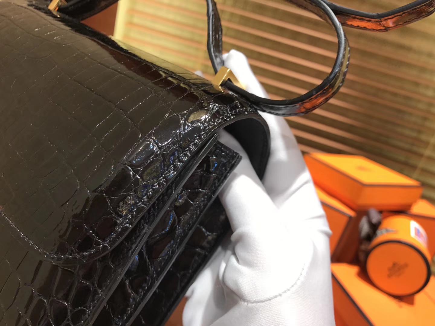 Hermès（爱马仕）Constance 空姐包 黑色 一级鳄鱼皮 尼罗鳄 原版蜜蜡线 金扣 18cm