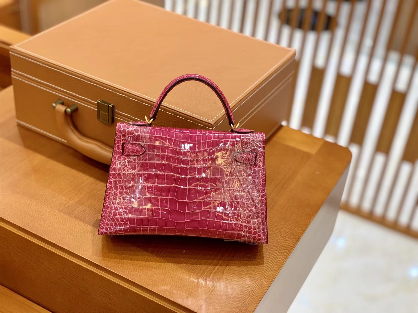 Hermès（爱马仕）Mini Kelly 迷你凯莉 桃红 一级美洲鳄鱼皮 臻品级别 金扣 19cm