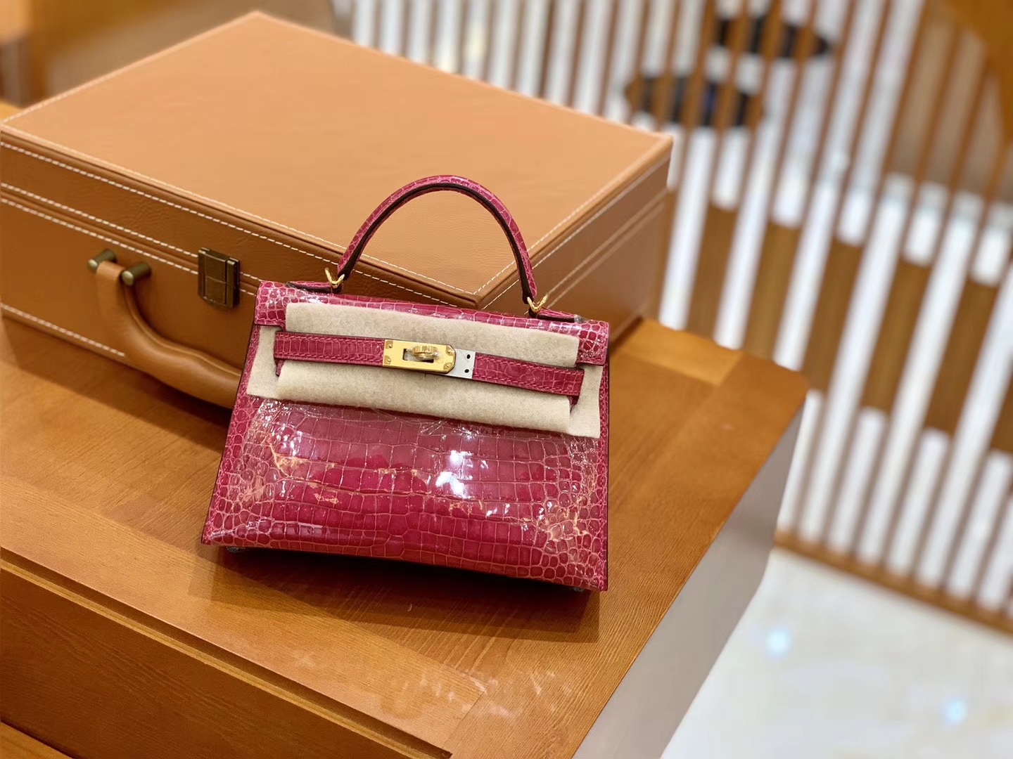 Hermès（爱马仕）Mini Kelly 迷你凯莉 桃红 一级美洲鳄鱼皮 臻品级别 金扣 19cm