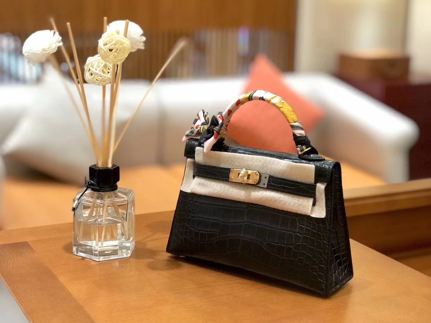 Hermès（爱马仕）mini Kelly 迷你凯莉 经典黑 一级美洲雾面鳄鱼皮 金扣 19cm