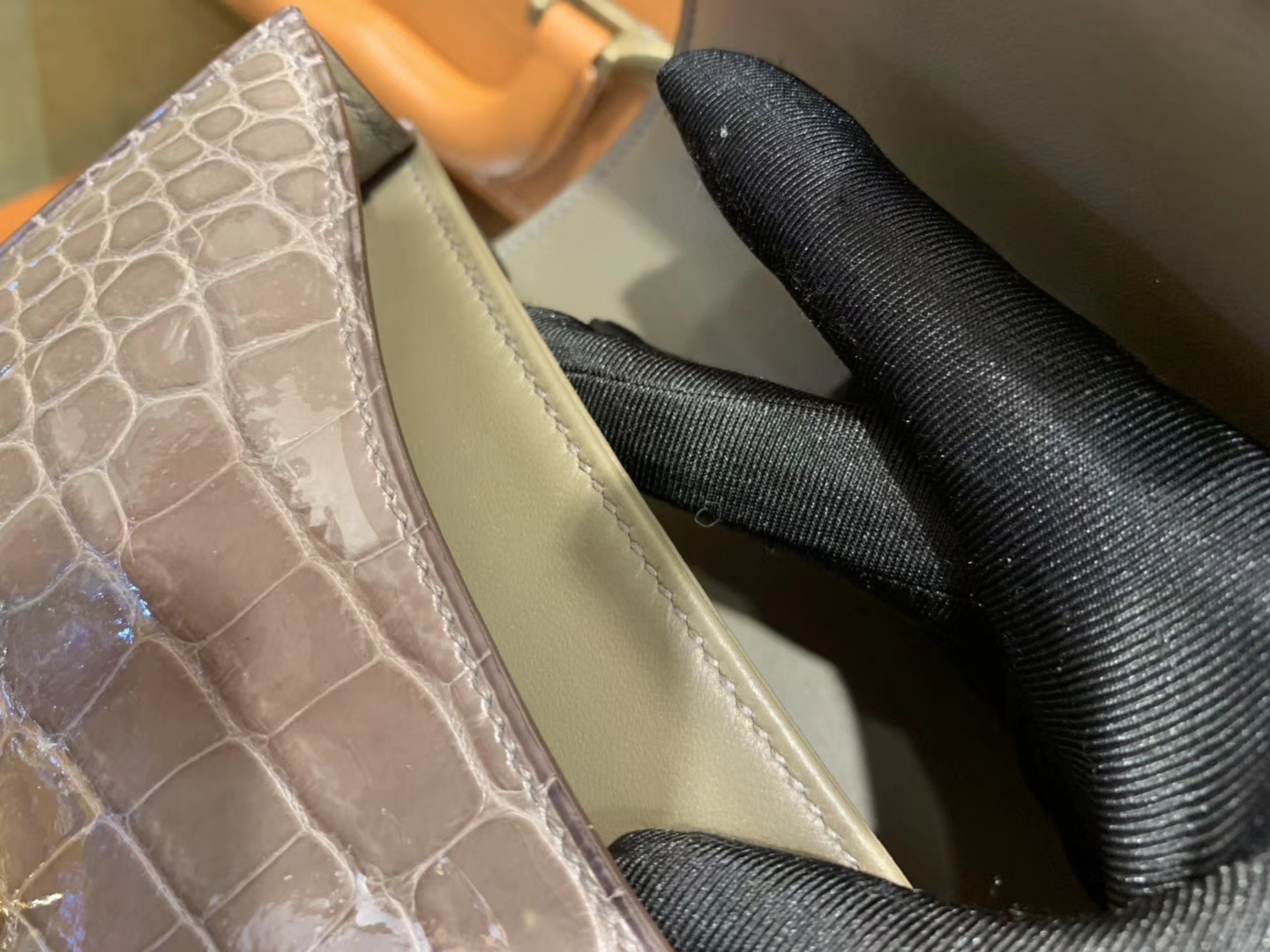 Hermès（爱马仕）Constance 空姐包 斑鸠灰 一级鳄鱼皮 尼罗鳄 原版蜜蜡线 金扣 18cm