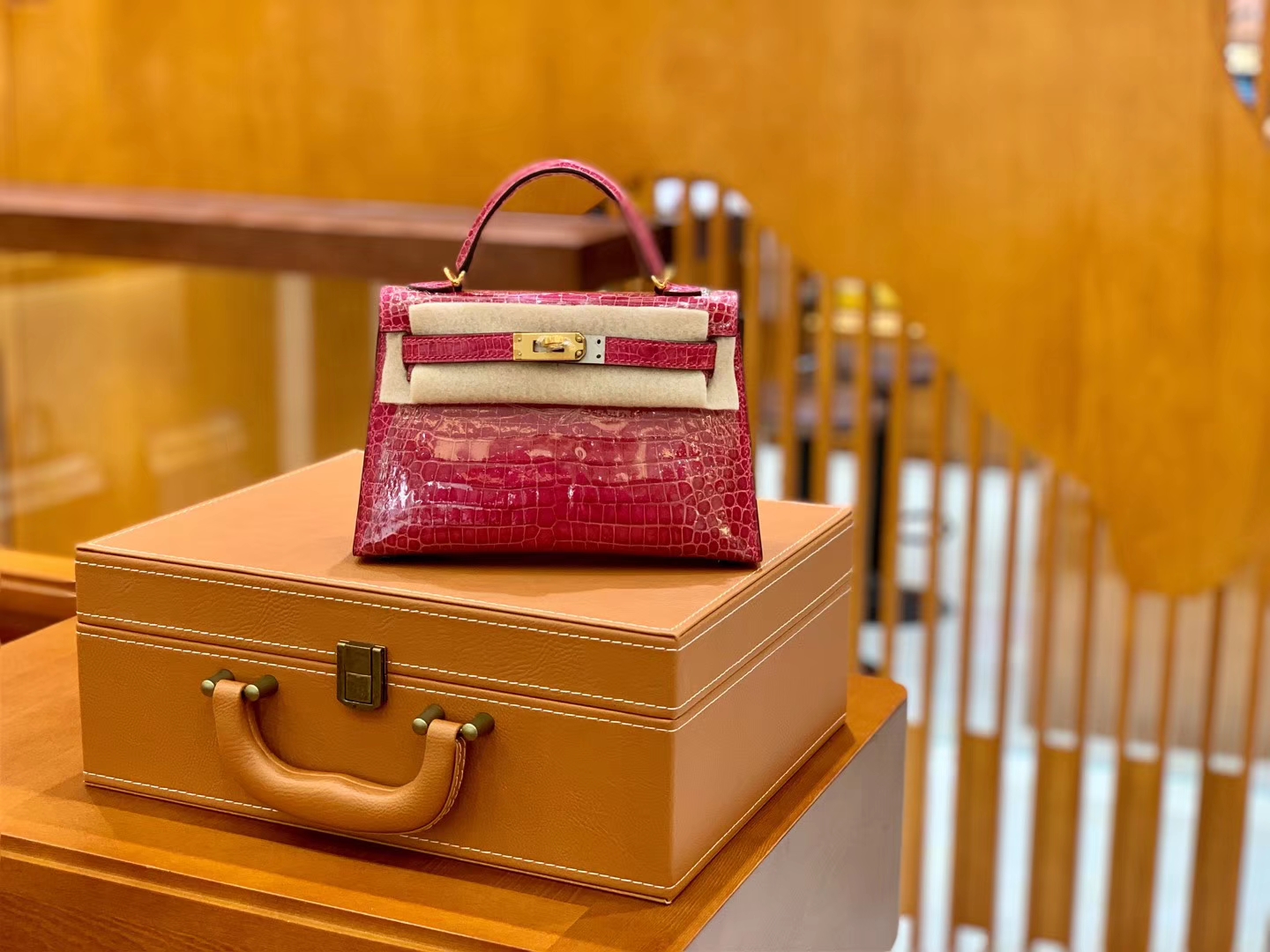 Hermès（爱马仕）Mini Kelly 迷你凯莉 桃红 一级美洲鳄鱼皮 臻品级别 金扣 19cm