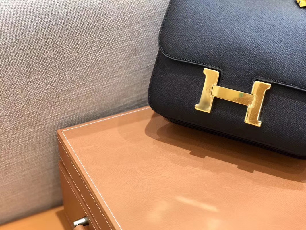 Hermès（爱马仕）Constance 空姐包 经典黑 Epsom掌纹小牛皮 臻品级别 金扣 18cm