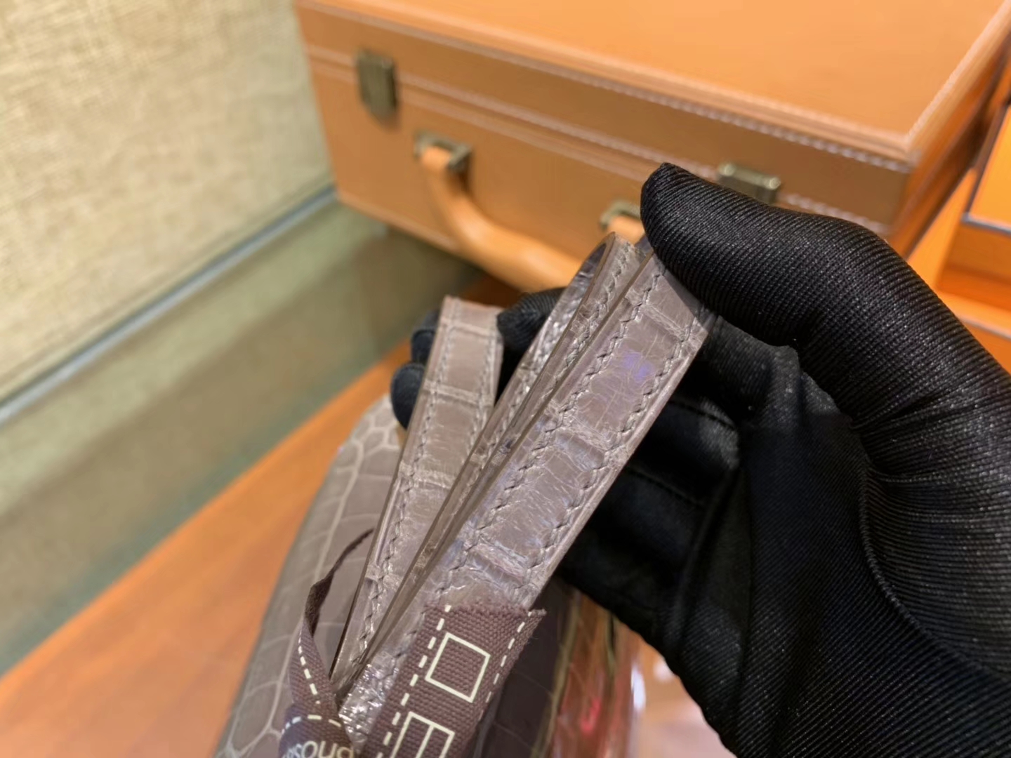 Hermès（爱马仕）Constance 空姐包 斑鸠灰 一级鳄鱼皮 尼罗鳄 原版蜜蜡线 金扣 18cm