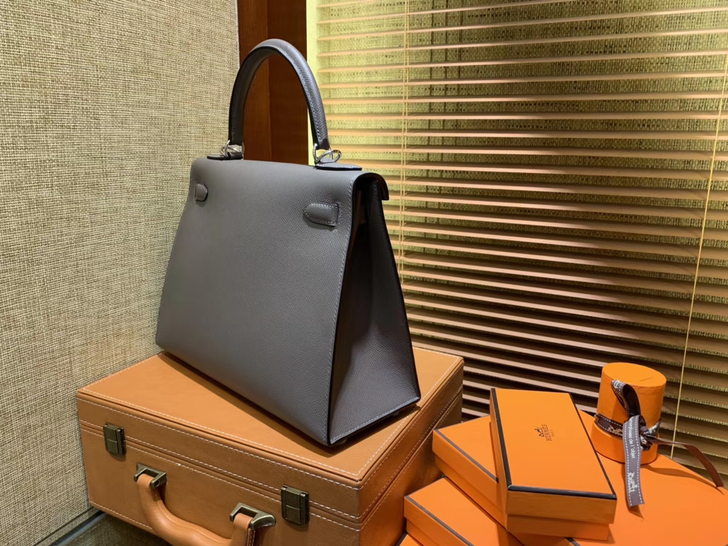 Hermès（爱马仕）Kelly 凯莉包 锡器灰 德国进口 Epsom 掌纹牛皮 全手缝蜡线 银扣 28cm