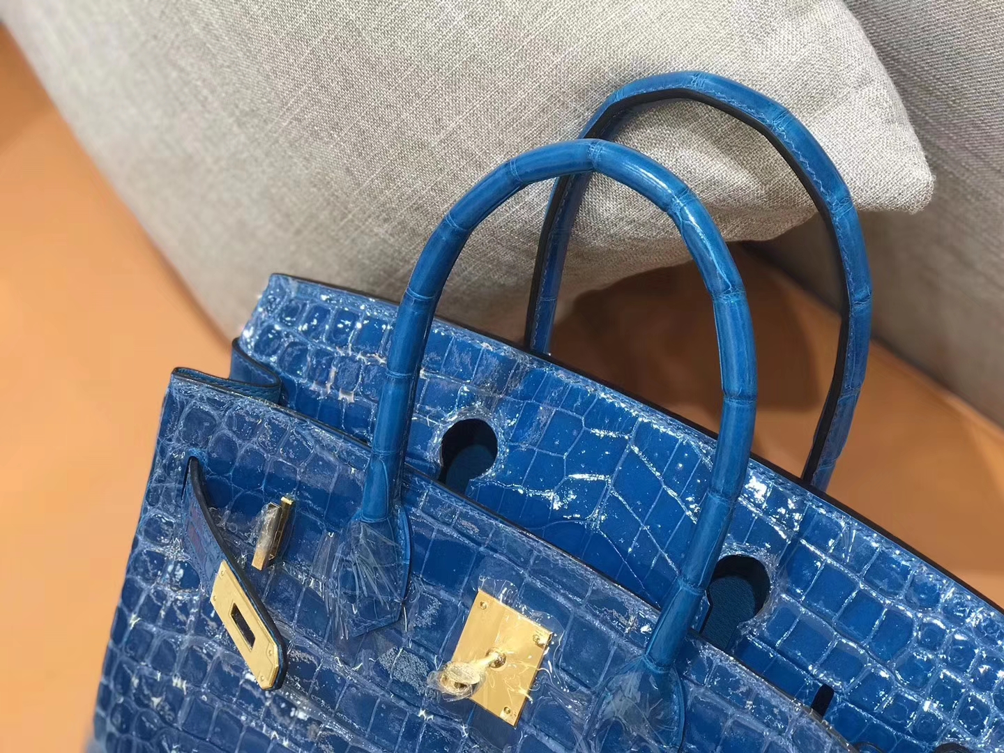 Hermès（爱马仕）新增现货 birkin 铂金包 电光蓝 一级鳄鱼皮 金扣 30cm