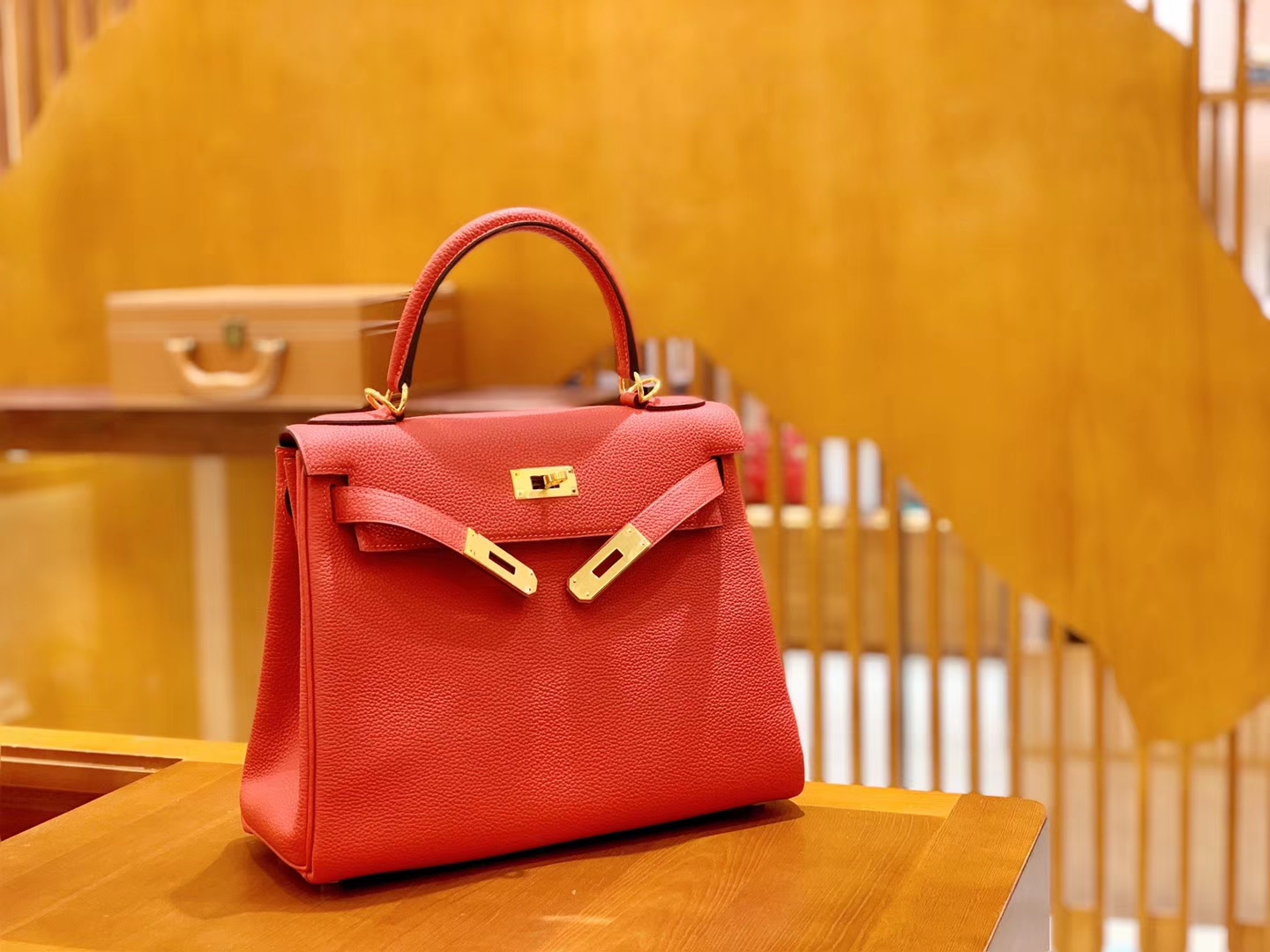 Hermès（爱马仕）Kelly 凯莉包 国旗红 Togo德国进口牛皮 全手工 金扣 28cm 现货
