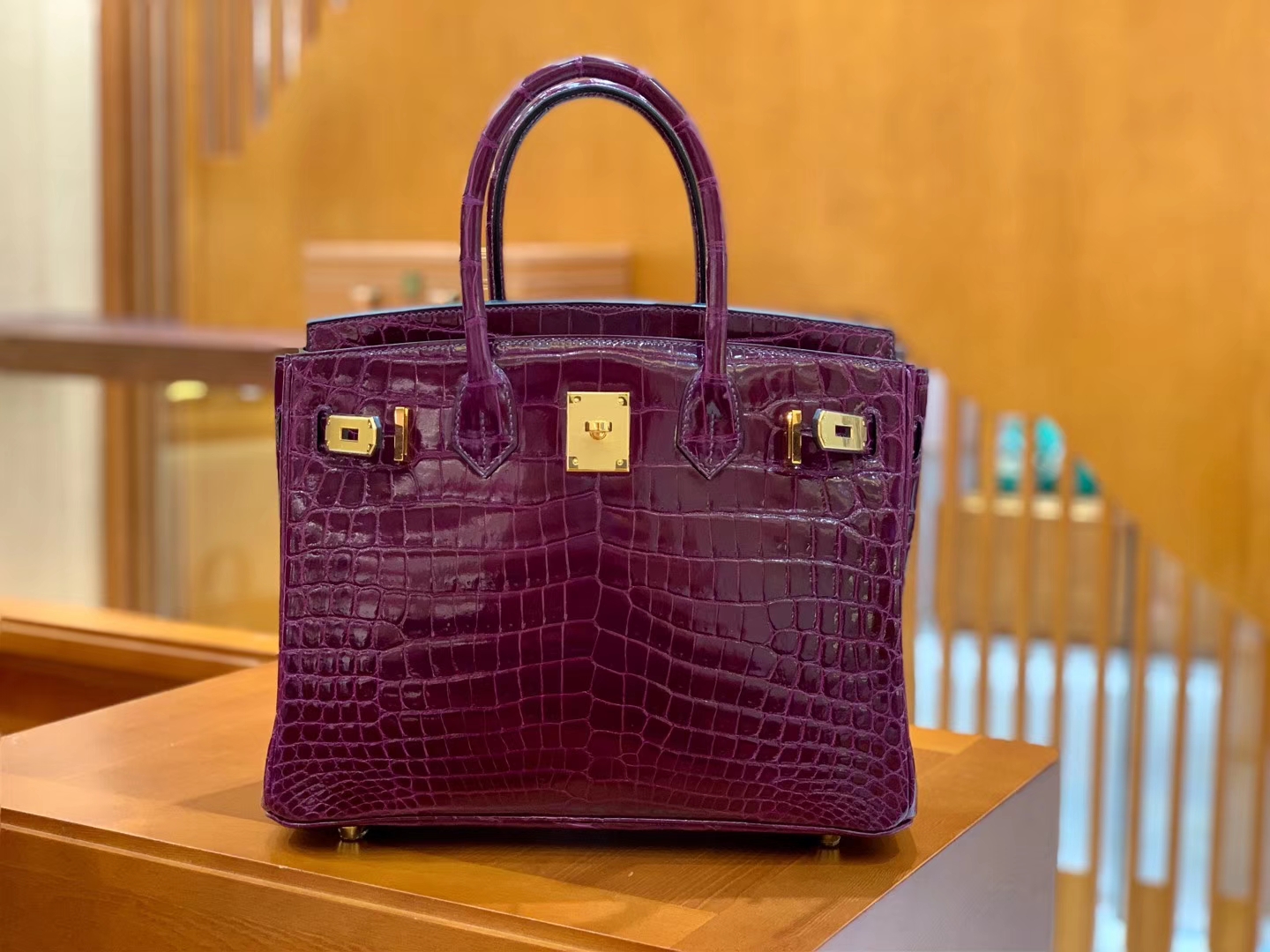 Hermès（爱马仕）Birkin 30cm 葡萄紫 金扣 一级皮 尼罗鳄鱼皮 臻品级别