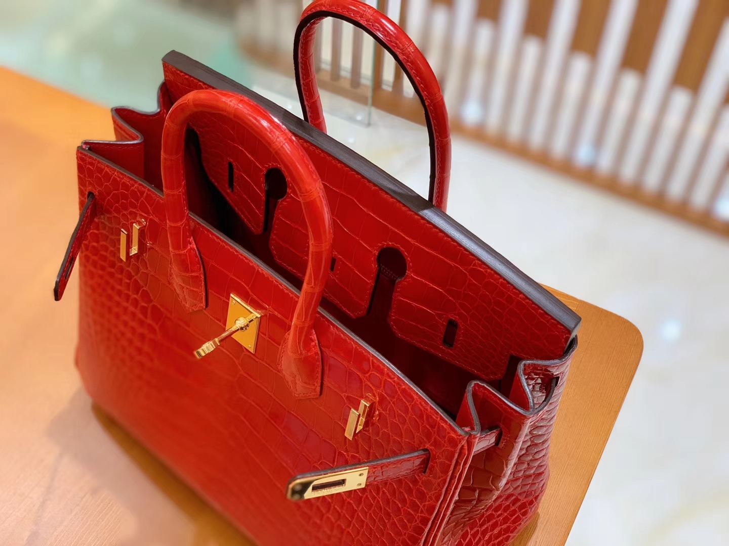 Hermès（爱马仕）Birkin 铂金包 法拉利红 美洲鳄鱼皮 品相佳 金扣 25cm