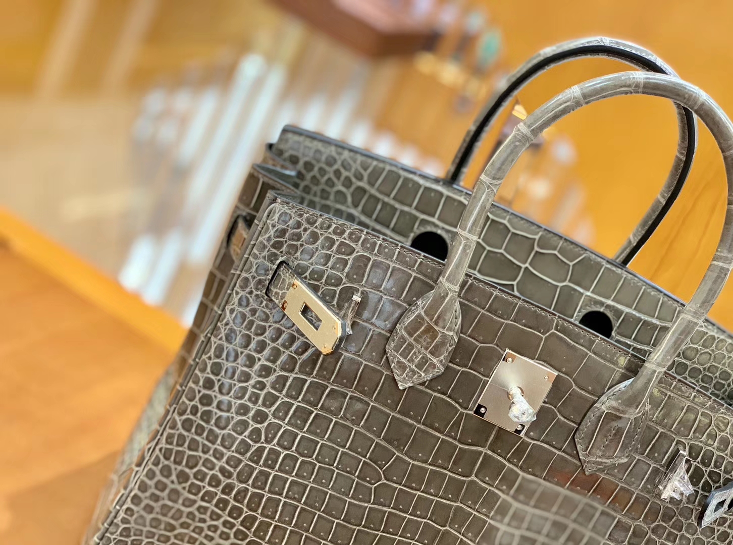 Hermès（爱马仕）Birkin 铂金包 斑鸠灰 倒V 一级皮 湾鳄鱼皮 臻品级别 银扣 30cm