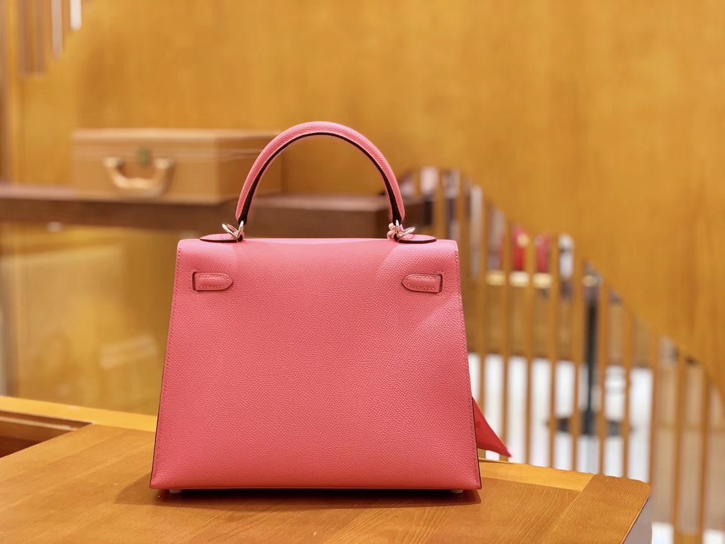 Hermès（爱马仕）Kelly 凯莉包 唇膏粉 掌纹牛皮 进口原料 臻品级别 银扣 25cm 现货