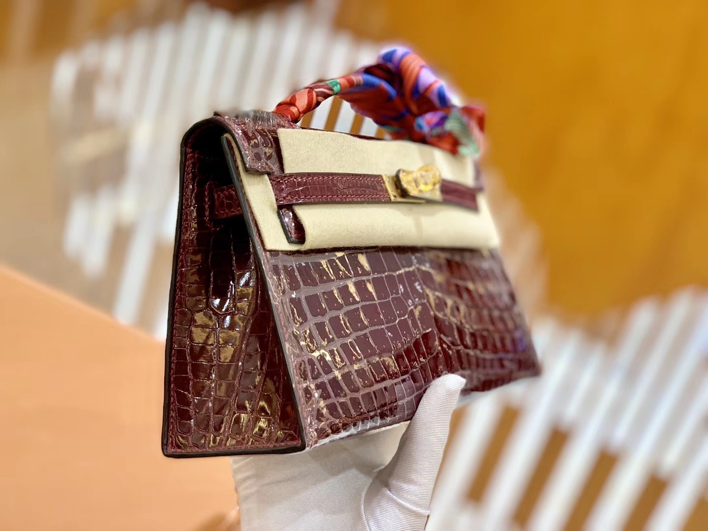 Hermès（爱马仕）Mini Kelly 迷你凯莉 波尔多酒红 一级尼罗鳄鱼皮 全手工缝制 金扣 22cm