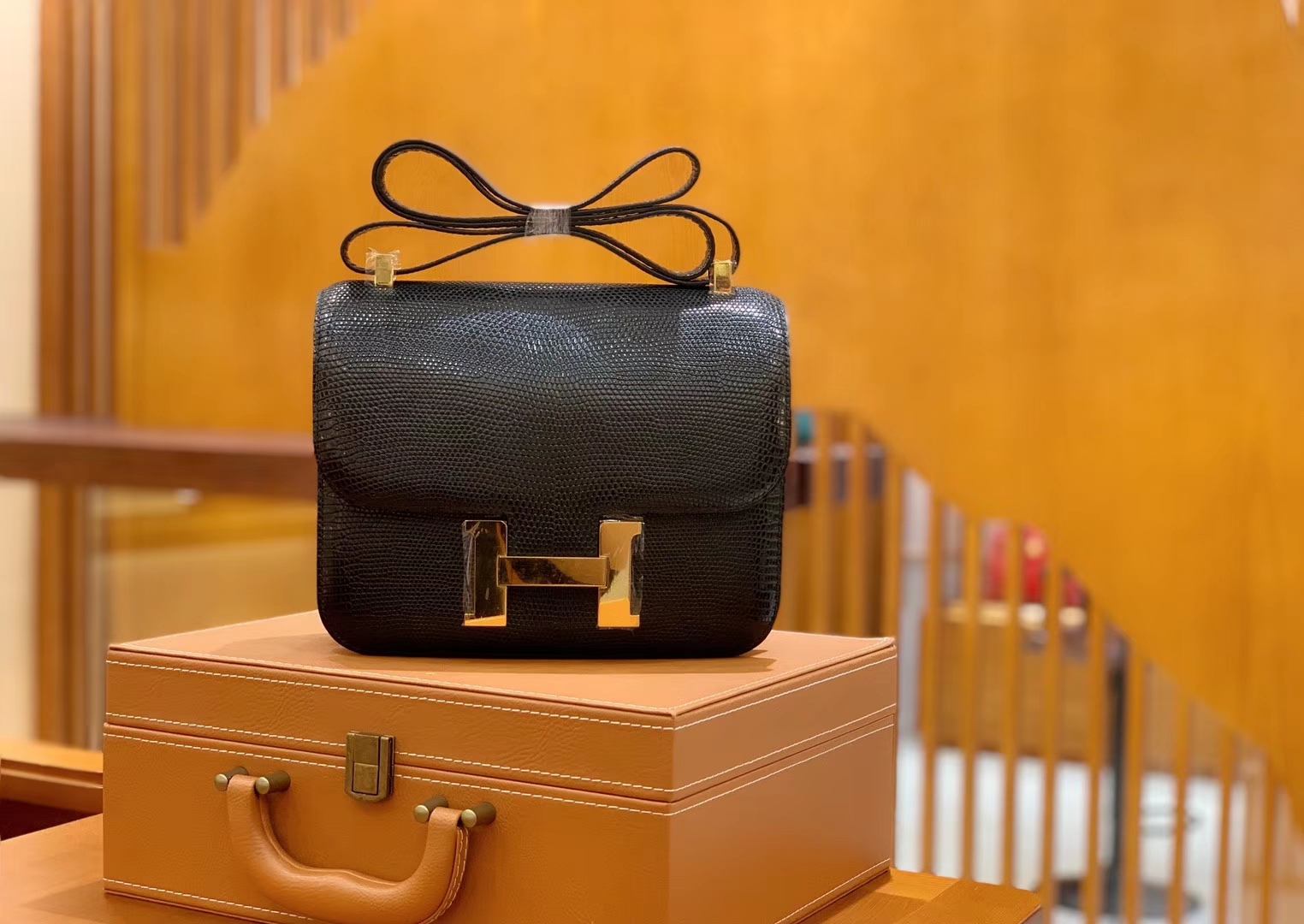 Hermès（爱马仕）Constance 空姐包 经典黑 野生蜥蜴皮 全手工缝制 23cm 金扣 现货