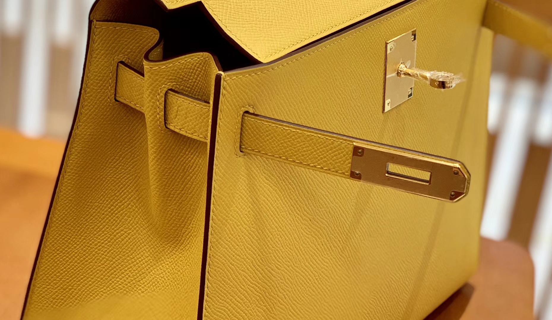 Hermès（爱马仕）Kelly 28cm 琥珀黄 金扣 掌纹牛皮 全手工缝制 现货