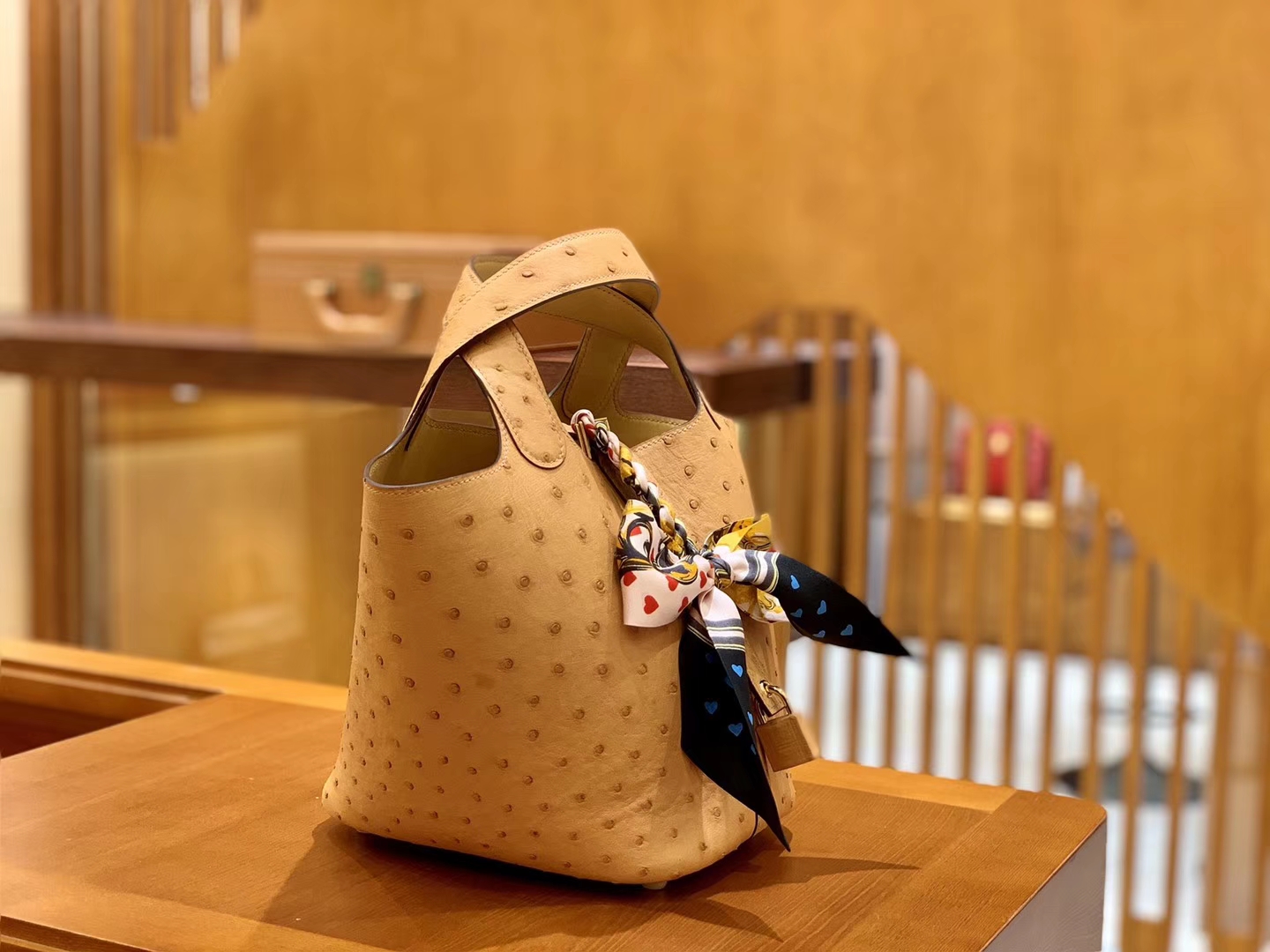 Hermès（爱马仕）Piction 18cm 太妃金 金扣 鸵鸟皮 全手工缝制 现货