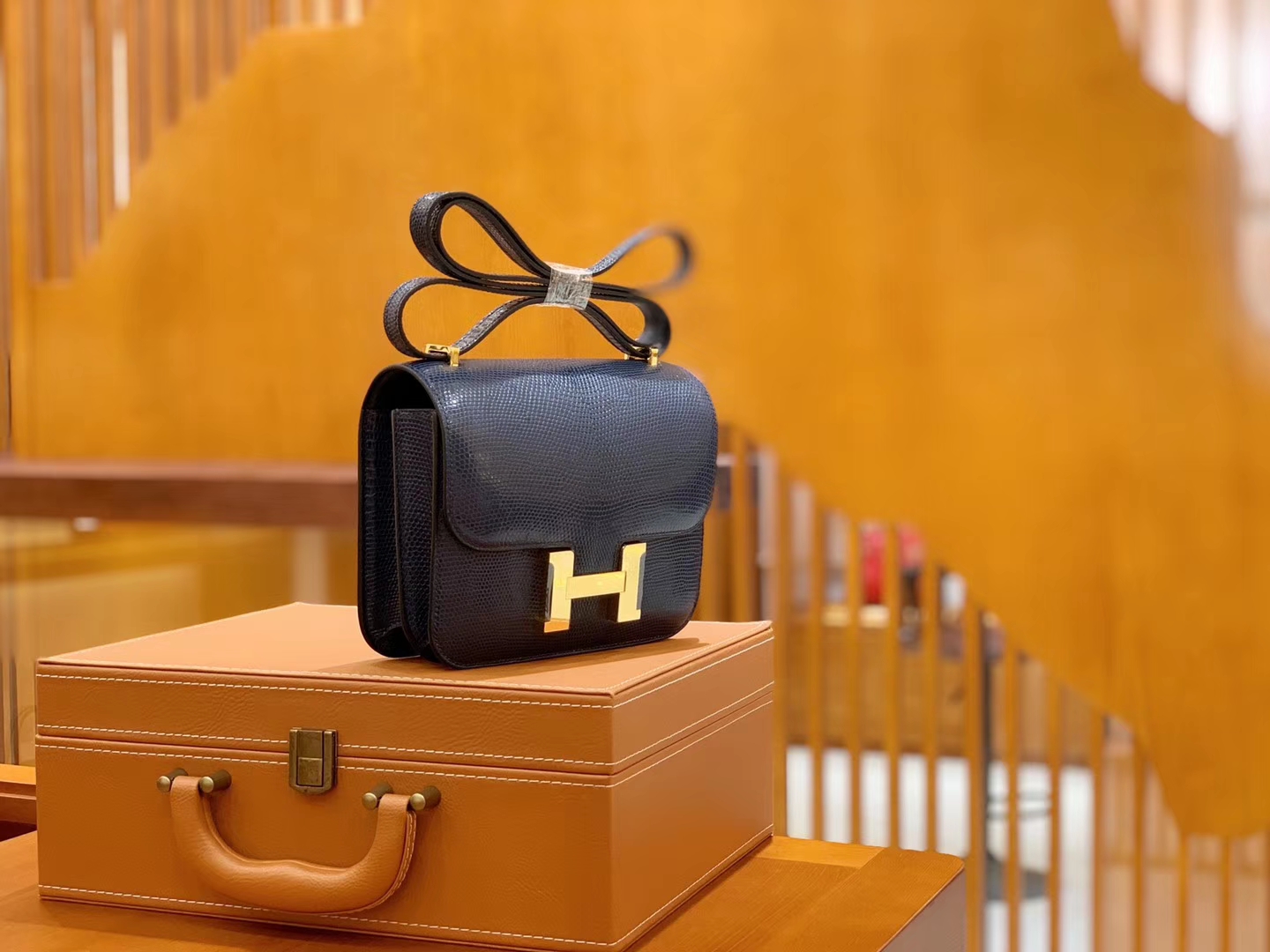 Hermès（爱马仕）Constance 空姐包 午夜蓝 野生蜥蜴皮 全手工缝制 18cm 金扣 现货