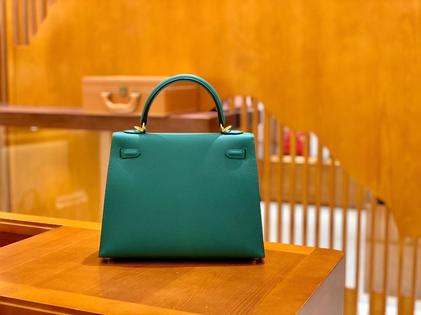 Hermès（爱马仕）Kelly 凯莉包 孔雀绿 掌纹牛皮 进口原料 臻品级别 金扣 28cm 现货