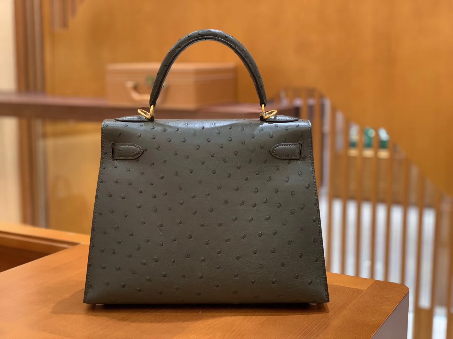 Hermès（爱马仕）Kelly 凯莉包 松柏绿 鸵鸟皮 全手工缝制 金扣 28cm 现货