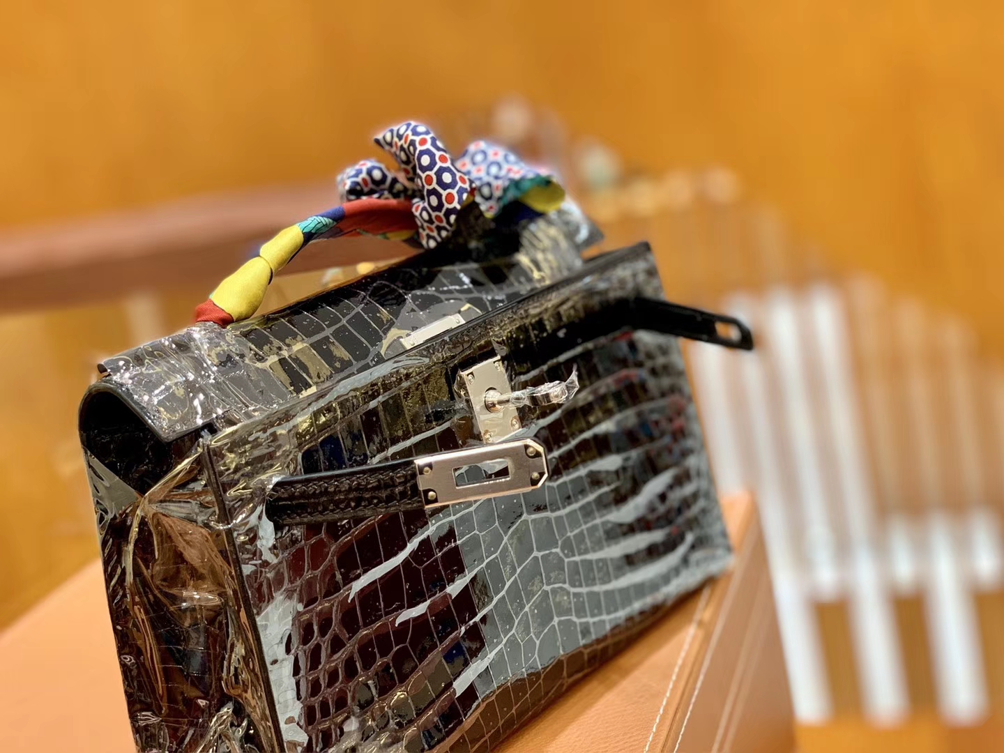 Hermès（爱马仕）Mini Kelly 迷你凯莉 经典黑 一级尼罗鳄鱼皮 全手工缝制 银扣 22cm