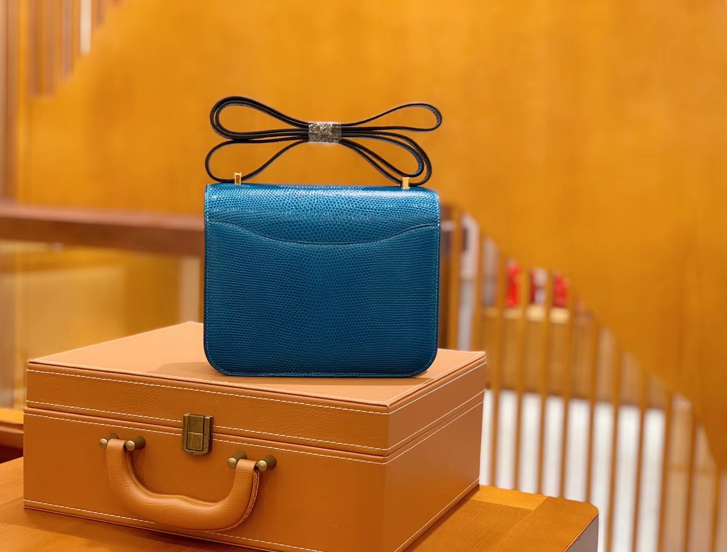 Hermès（爱马仕）Constance 空姐包 伊兹密尔蓝 野生蜥蜴皮 全手工缝制 18cm 金扣 现货