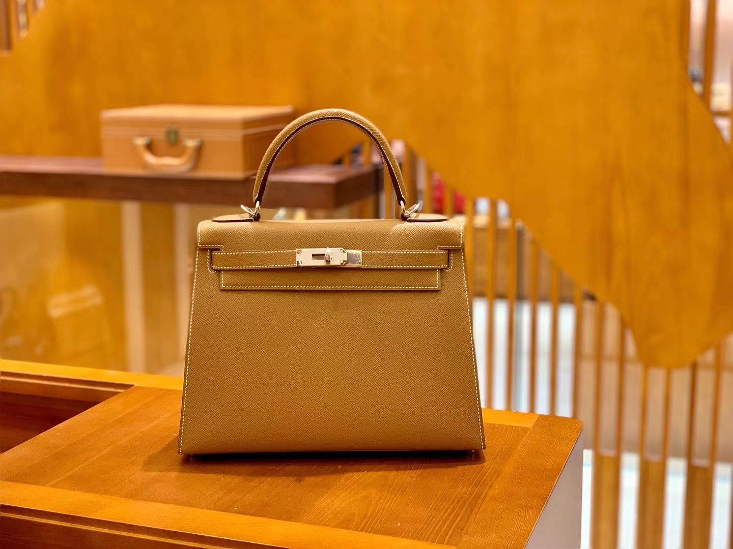 Hermès（爱马仕）Kelly 25cm 28cm 金棕色 银扣 掌纹牛皮 进口原料 臻品级别 现货