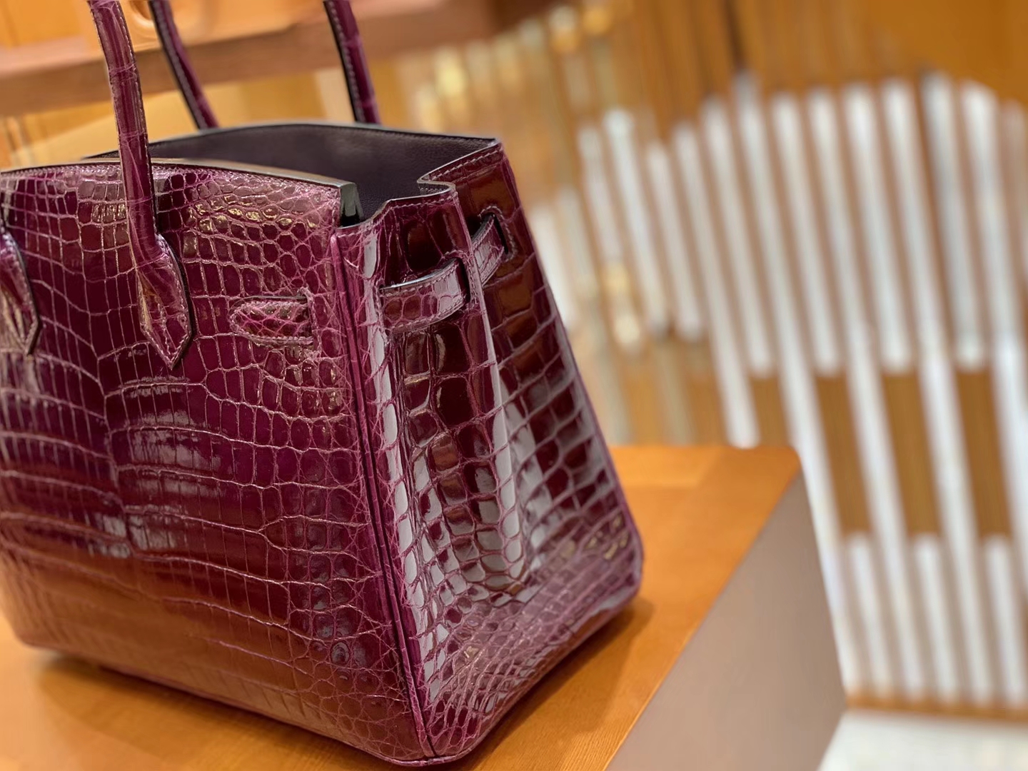 Hermès（爱马仕）Birkin 30cm 葡萄紫 金扣 一级皮 尼罗鳄鱼皮 臻品级别
