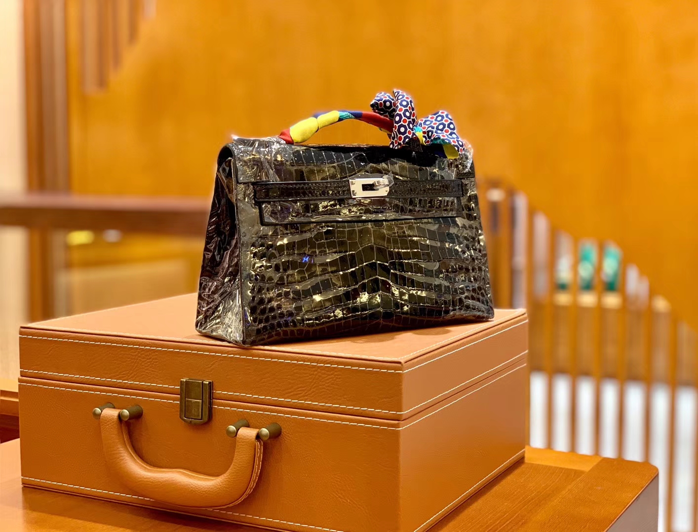 Hermès（爱马仕）Mini Kelly 迷你凯莉 经典黑 一级尼罗鳄鱼皮 全手工缝制 银扣 22cm