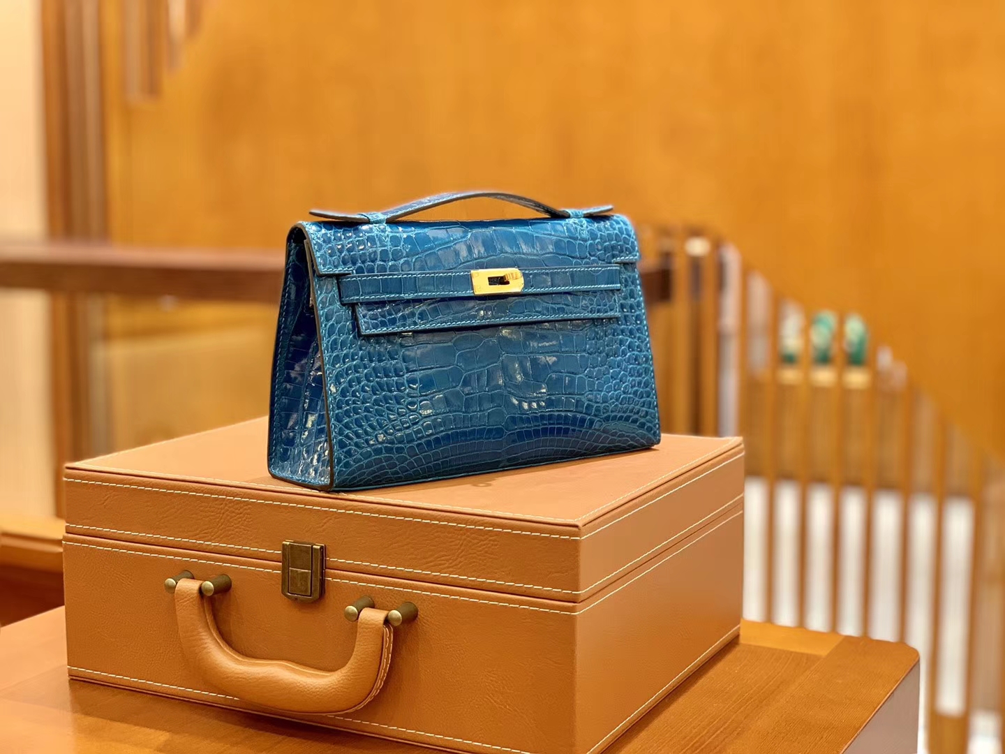 Hermès（爱马仕）Mini Kelly 迷你凯莉 伊滋密尔蓝 一级尼罗鳄鱼皮 全手工缝制 金扣 22cm