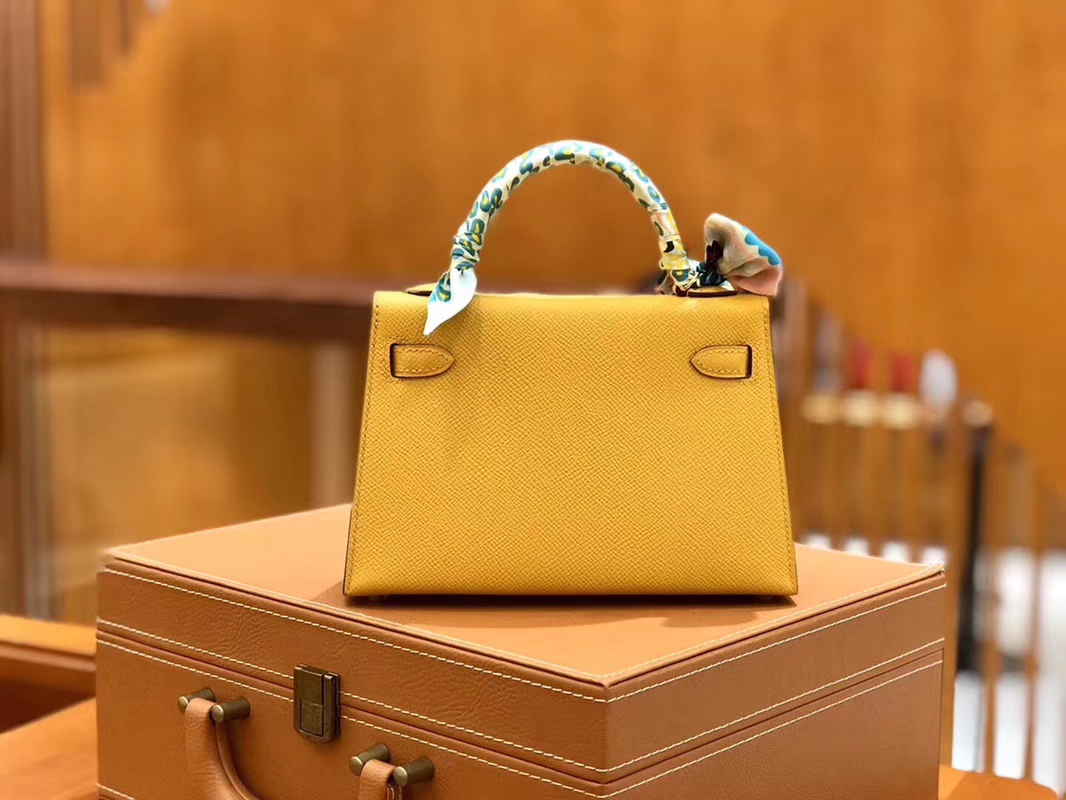 Hermès（爱马仕）Mini kelly 迷你凯莉 琥珀黄 掌纹小牛皮 全手工缝制 臻品级别 银扣 19cm 现货