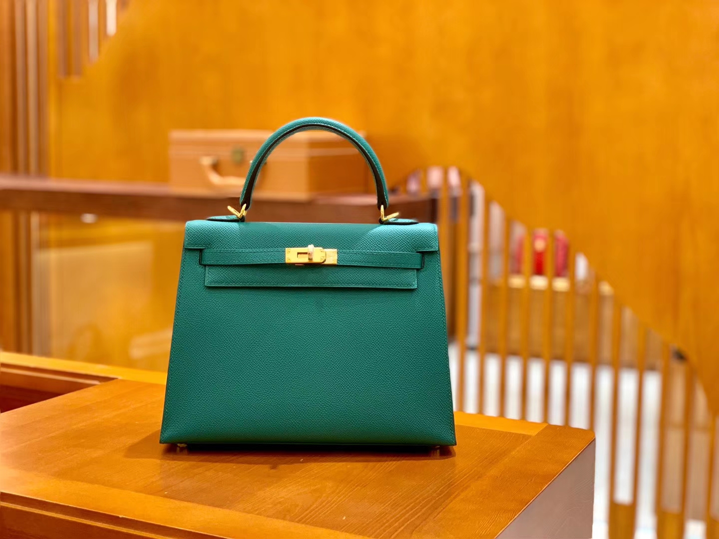 Hermès（爱马仕）Kelly 凯莉包 孔雀绿 掌纹牛皮 进口原料 臻品级别 金扣 28cm 现货