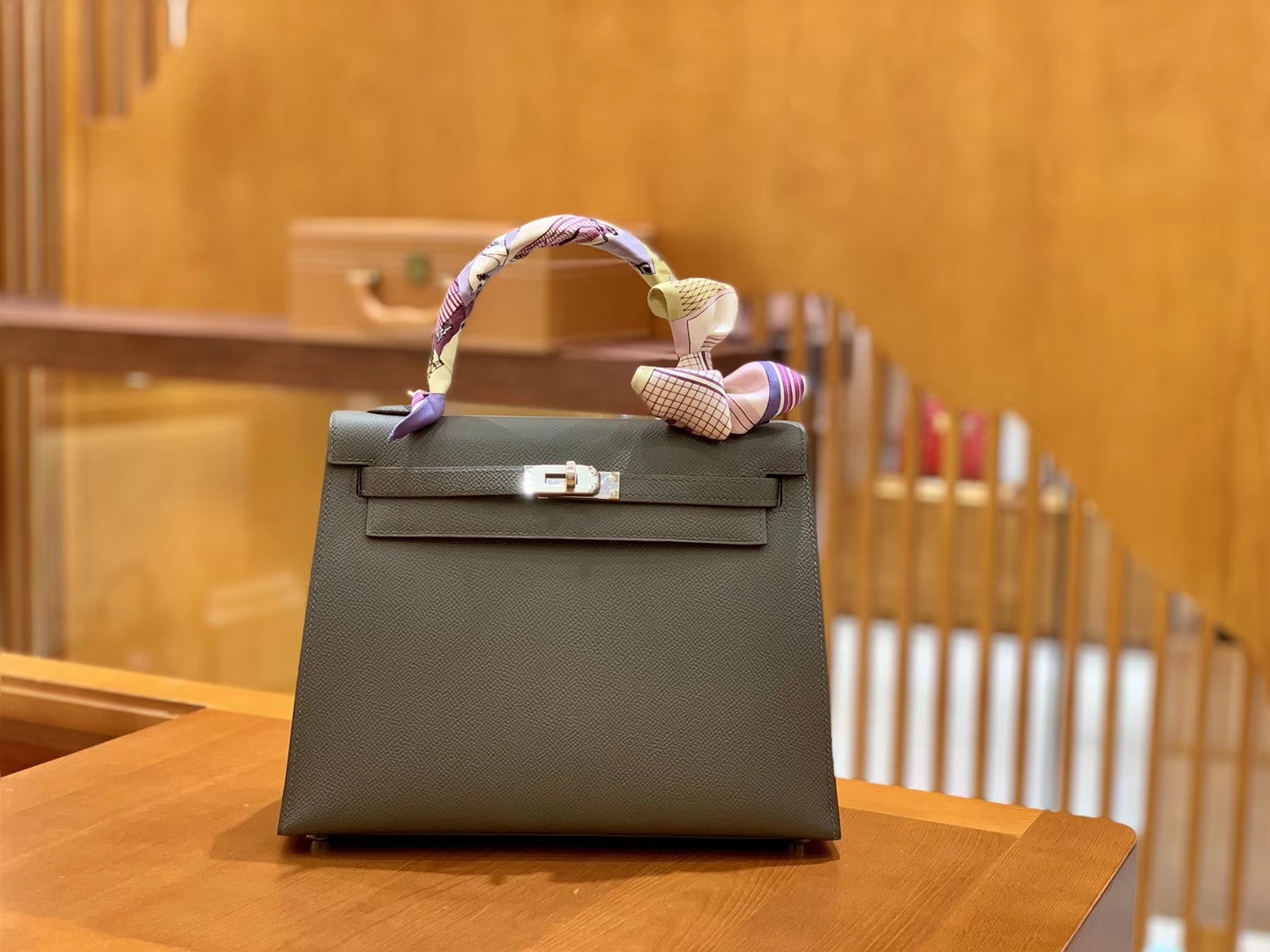 Hermès（爱马仕）Kelly 凯莉包 锡器灰 掌纹牛皮 进口原料 臻品级别 银扣 25cm 现货
