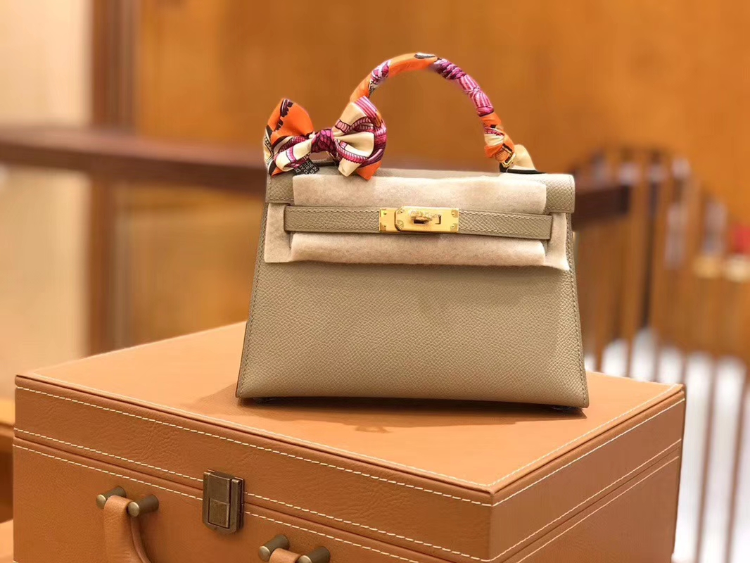 Hermès（爱马仕）Mini kelly 斑鸠灰 掌纹小牛皮 全手工缝制 臻品级别 19cm 金扣 现货