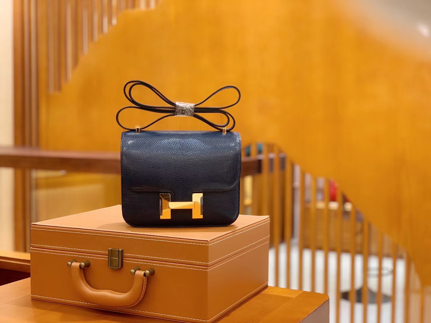 Hermès（爱马仕）Constance 空姐包 午夜蓝 野生蜥蜴皮 全手工缝制 18cm 金扣 现货