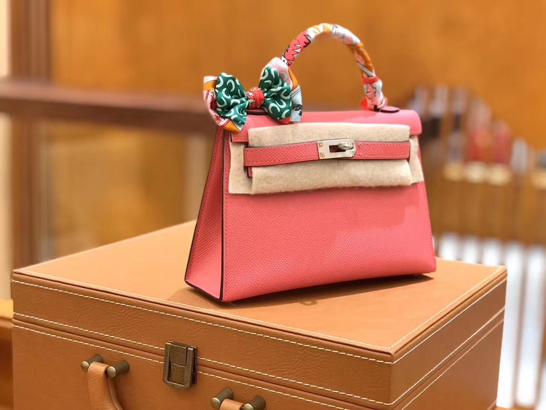 Hermès（爱马仕）Mini kelly 迷你凯莉 唇膏粉 掌纹小牛皮 全手工缝制 臻品级别 银扣 19cm 现货