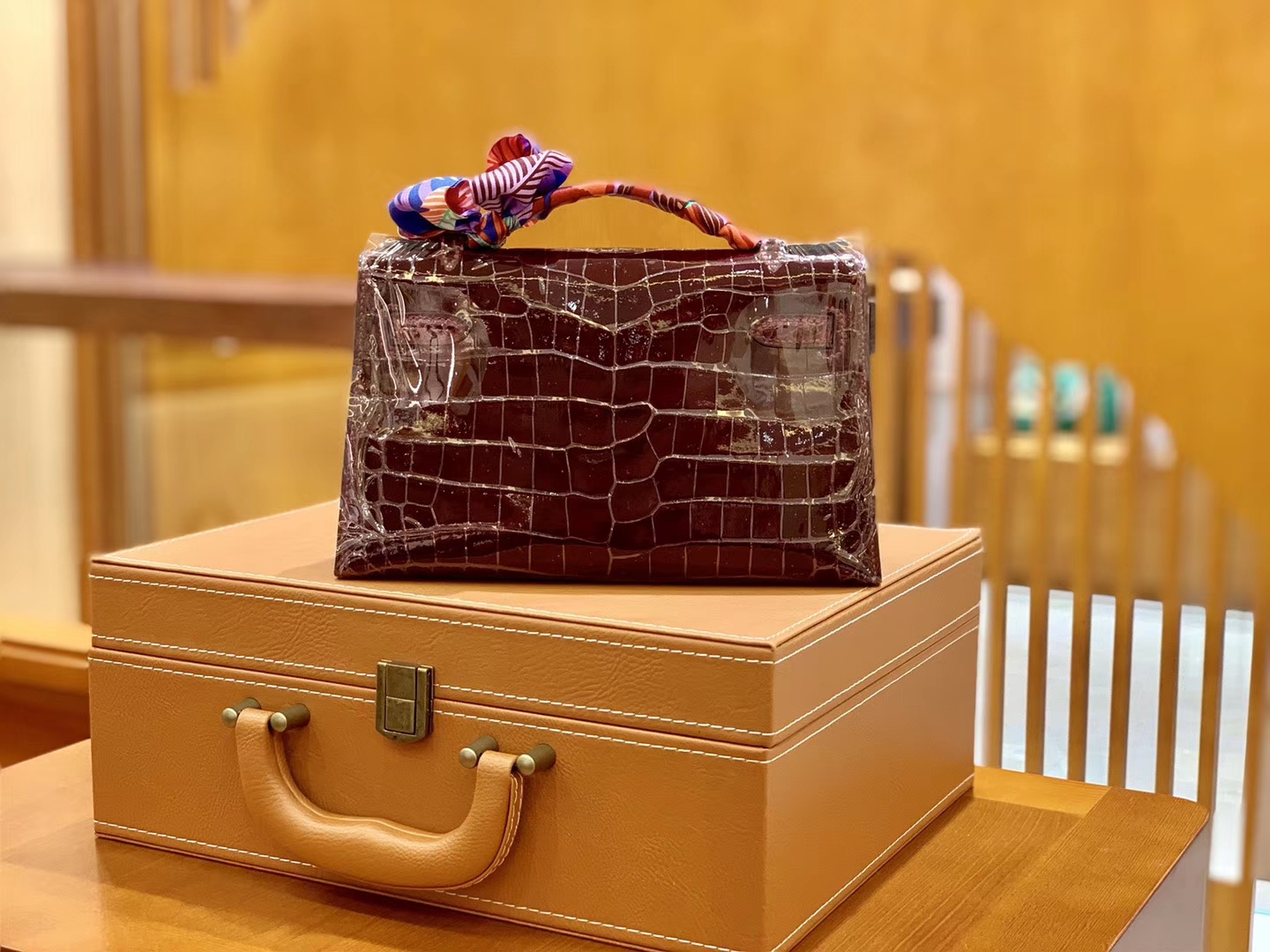Hermès（爱马仕）Mini Kelly 迷你凯莉 波尔多酒红 一级尼罗鳄鱼皮 全手工缝制 金扣 22cm