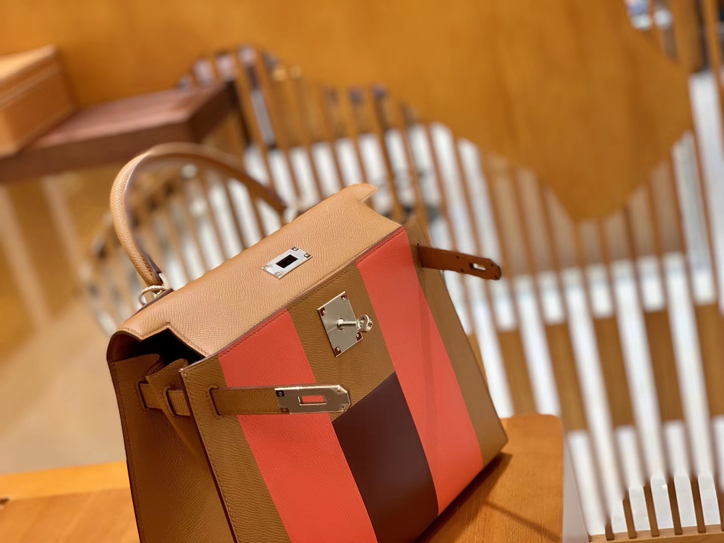 Hermès（爱马仕）Kelly凯莉包 掌纹小牛皮 字母包 金棕色+唇膏粉+啡色 进口原料 原版蜜蜡线 28cm