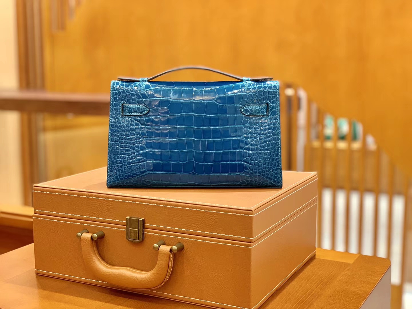 Hermès（爱马仕）Mini Kelly 迷你凯莉 伊滋密尔蓝 一级尼罗鳄鱼皮 全手工缝制 金扣 22cm